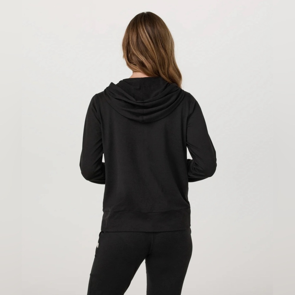 Vuori Black Women's Jacket - Picture 3 of 11